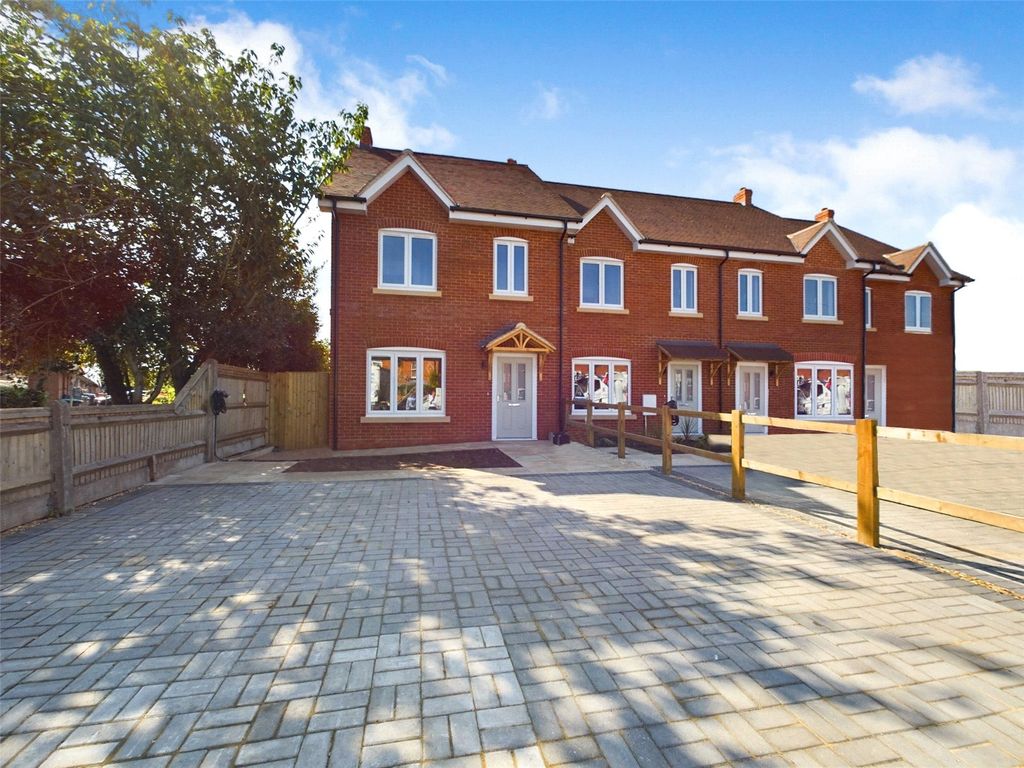 Property photo 1 of 21 Front