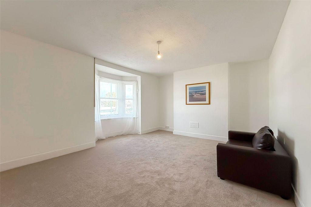 Property photo 2 of 10 Picture No. 05