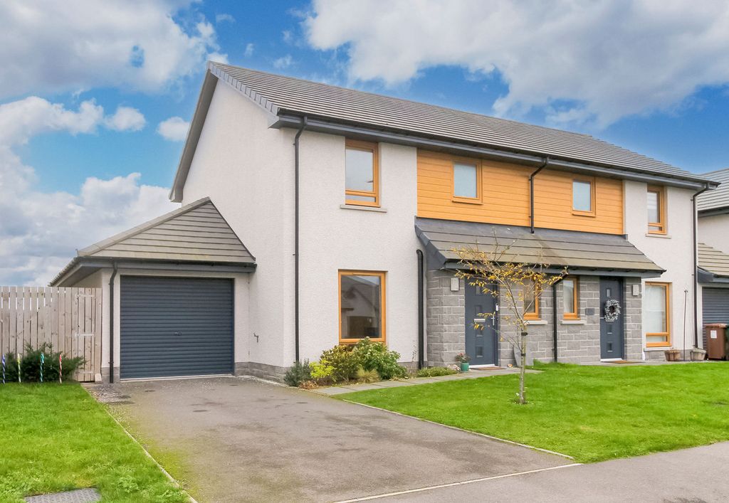 Property photo 1 of 30