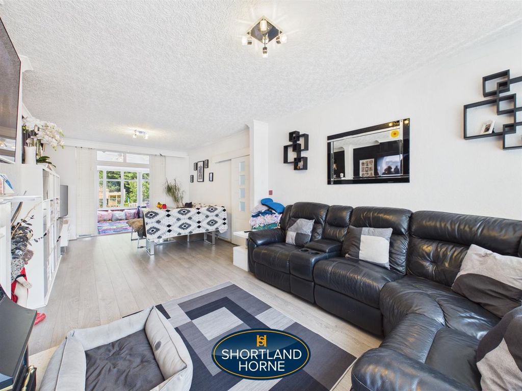 Property photo 3 of 31