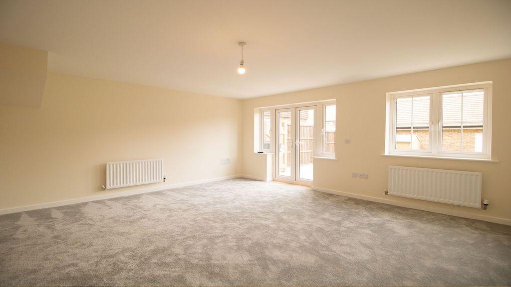 Property photo 2 of 14 Living Room