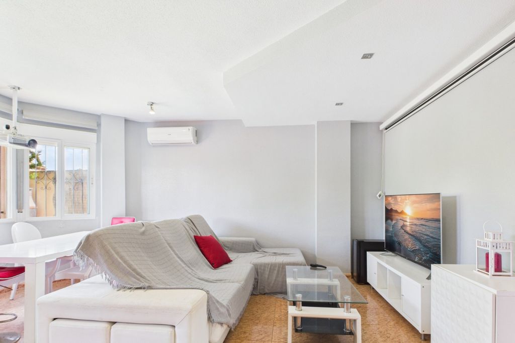 Property photo 2 of 37