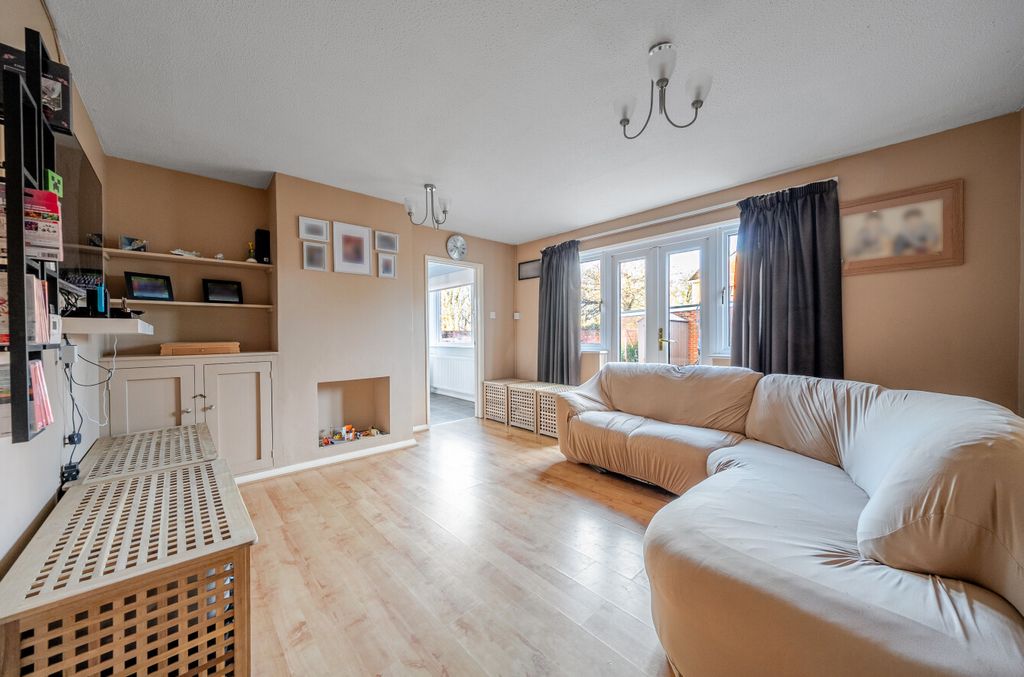 Property photo 2 of 14 1395348-17-695E35...