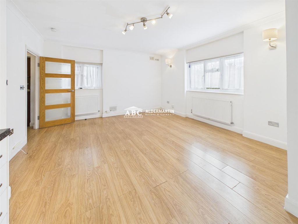 Property photo 3 of 7 Cam03827G0-Pr0121-Still004.Jpg