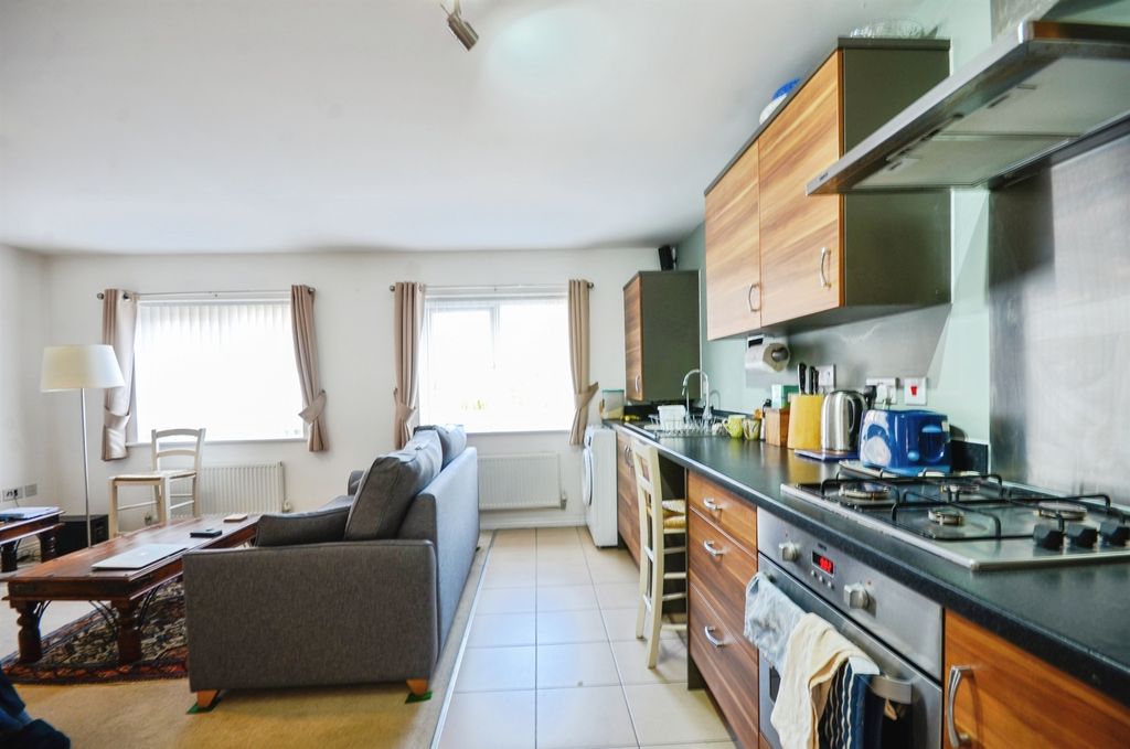 Property photo 3 of 16