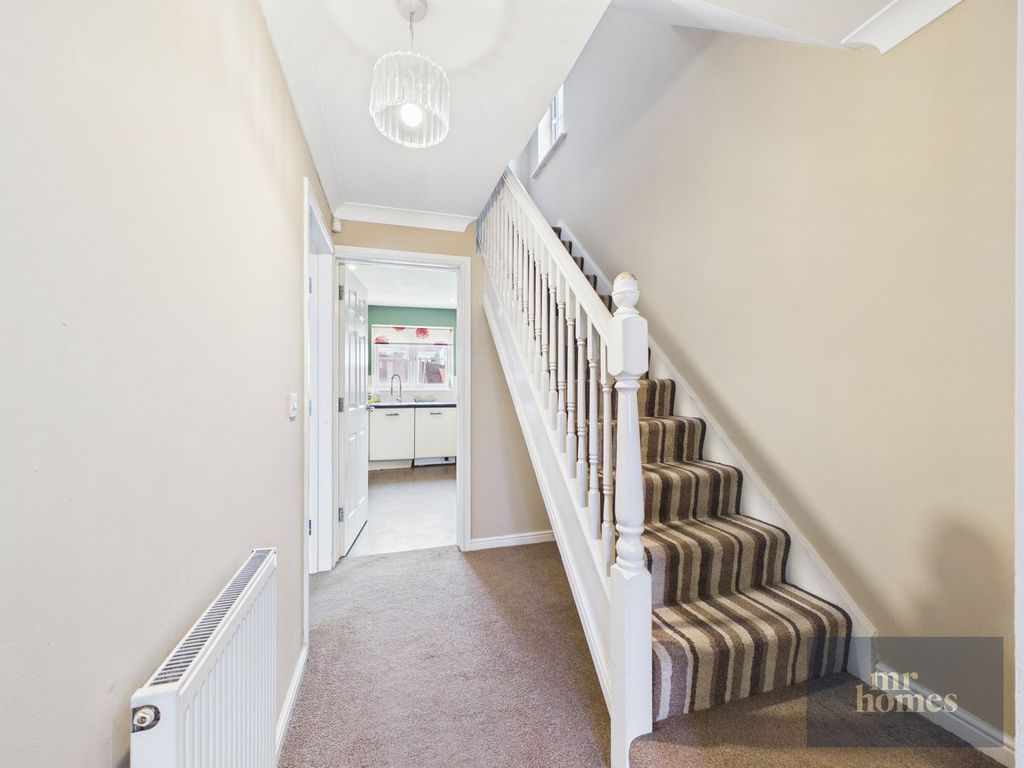Property photo 2 of 25