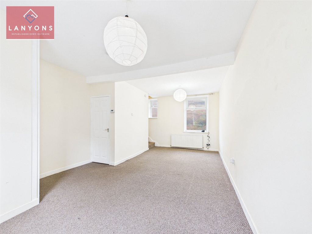 Property photo 2 of 12 Picture No. 01