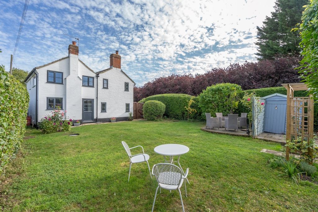 Property photo 2 of 27