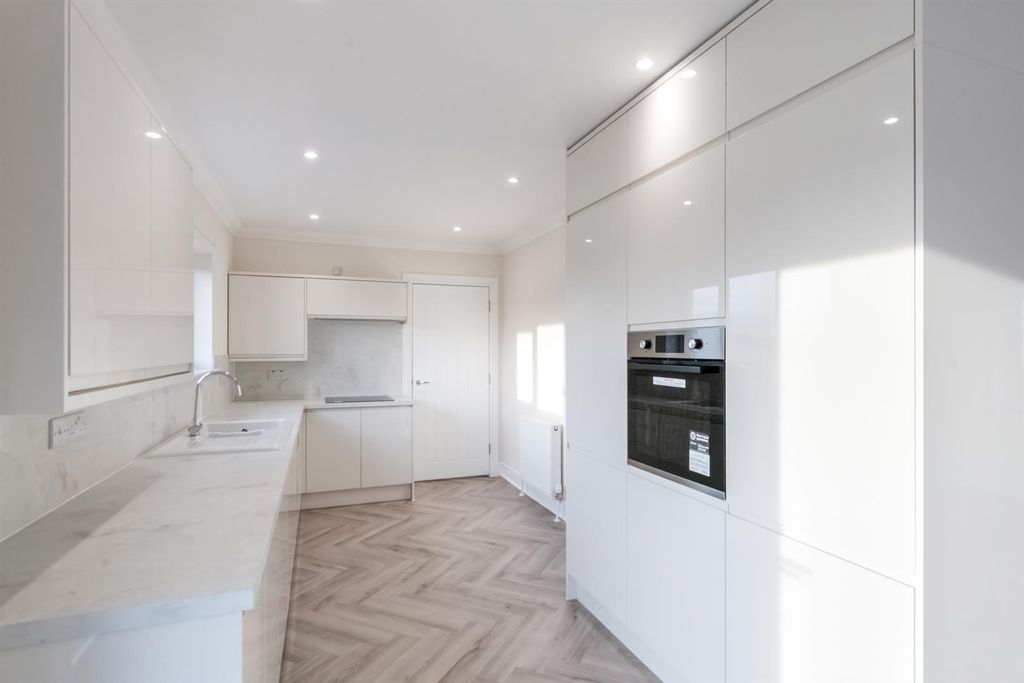 Property photo 2 of 34 Kitchen