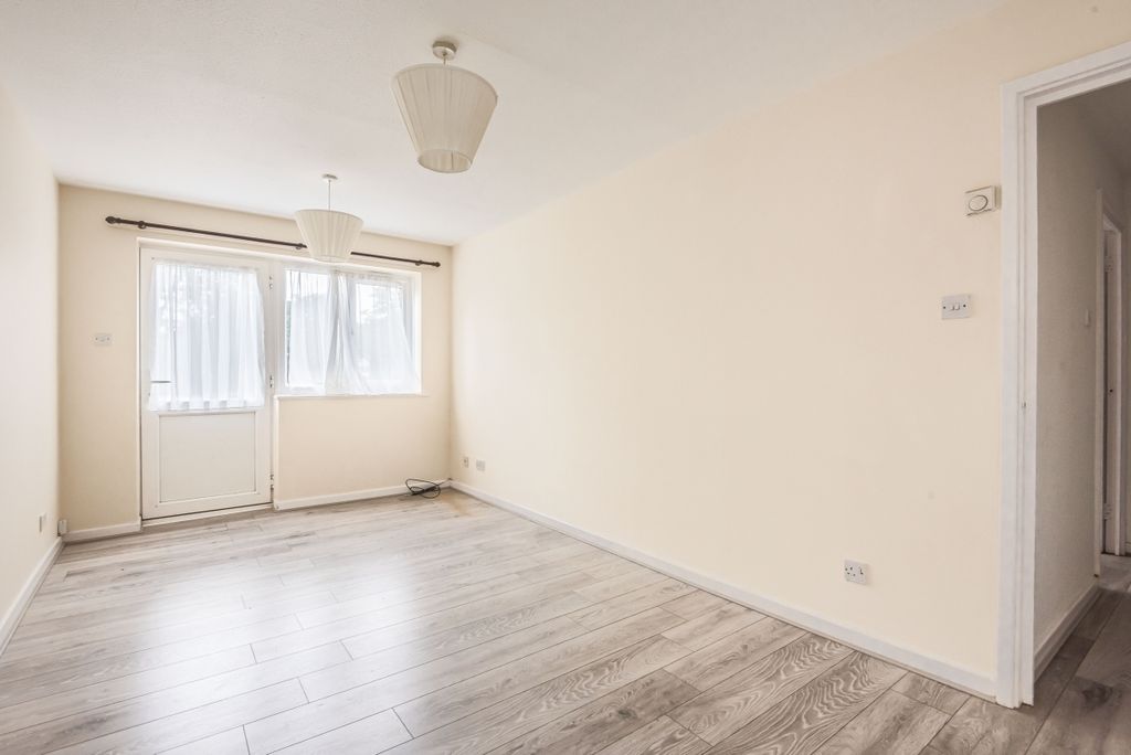 Property photo 2 of 6 Reception