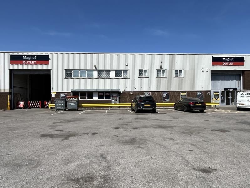 Property photo 1 of 2