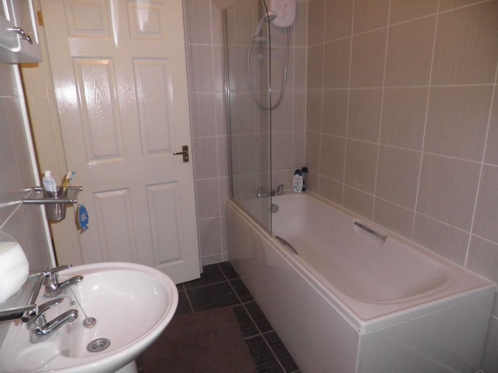 Property photo 1 of 6 4