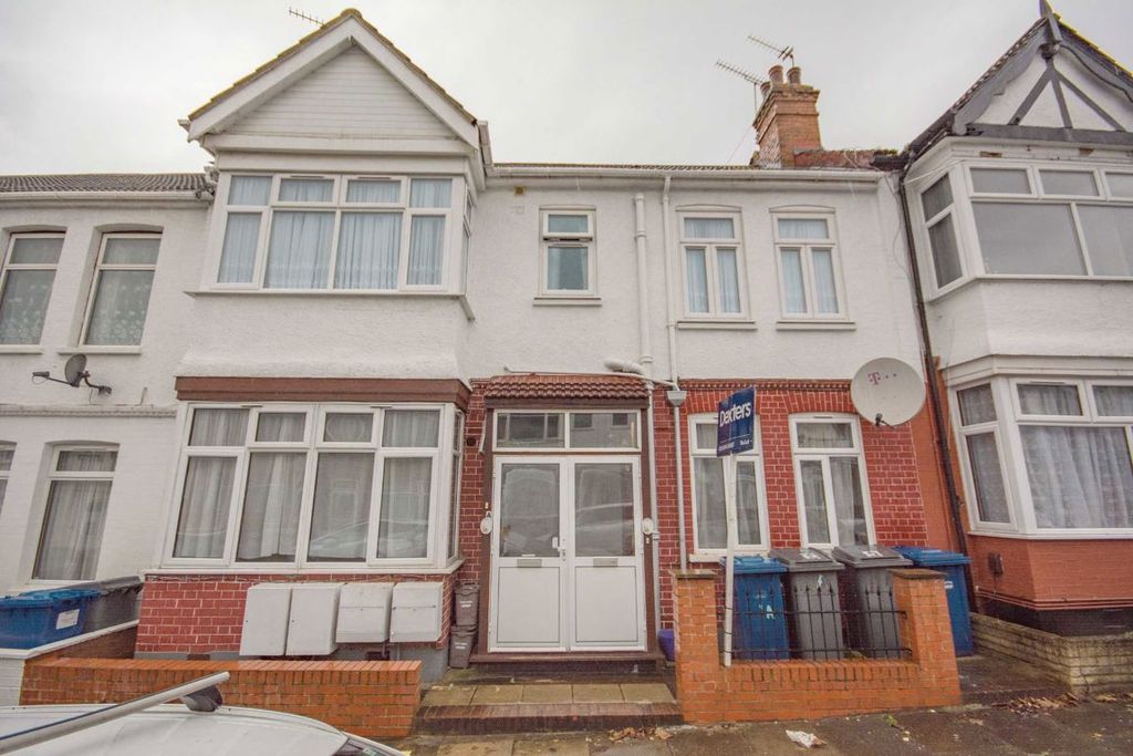 Property photo 1 of 5