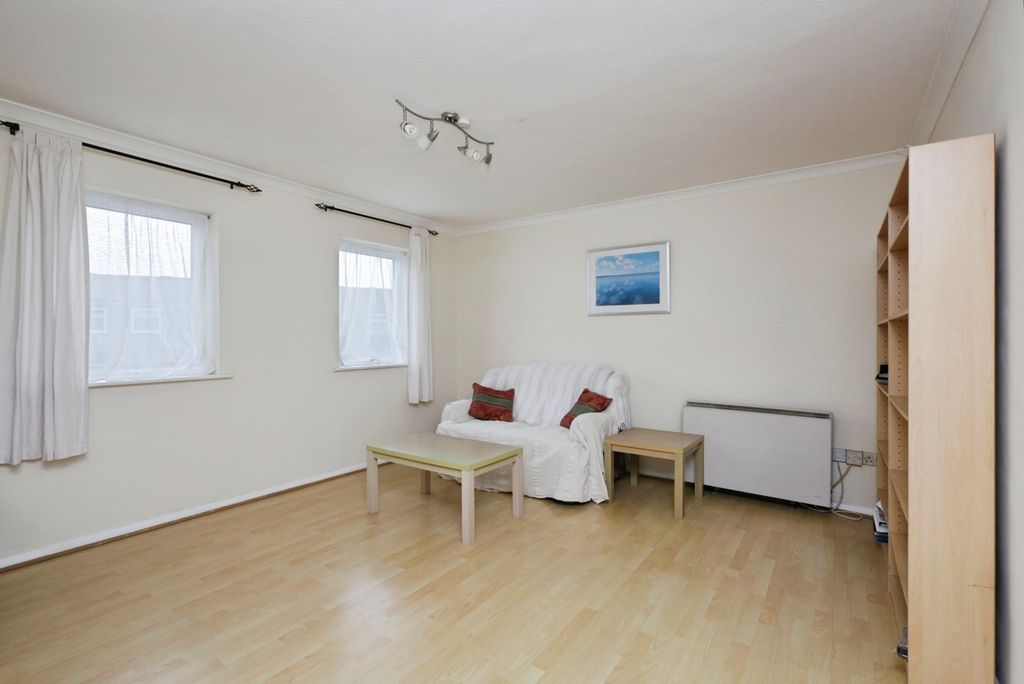 Property photo 3 of 15 Photo