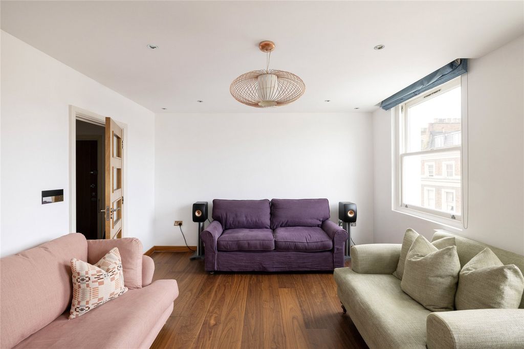 Property photo 3 of 13 Picture No. 20