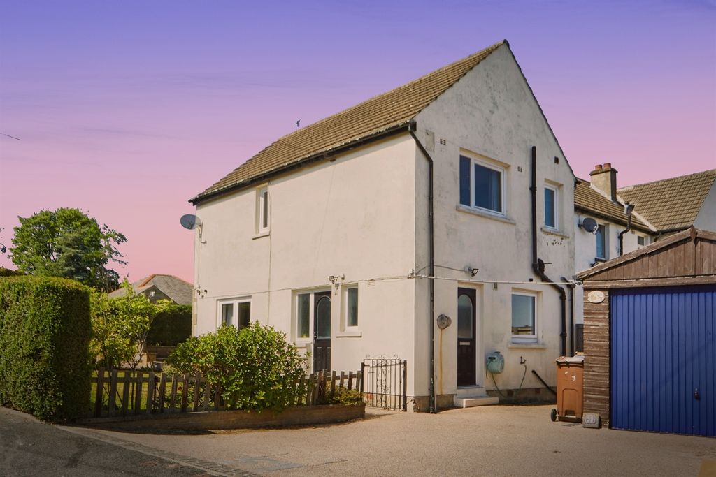 Property photo 2 of 21