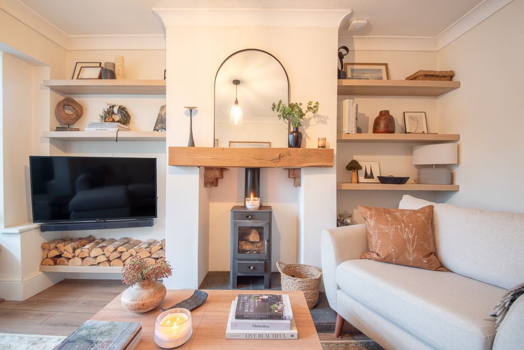 Property photo 3 of 25