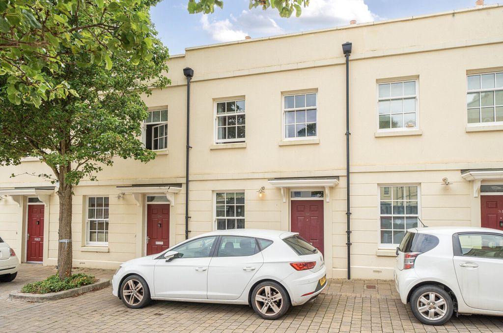 Property photo 1 of 10 1342468-2-68A5d75...
