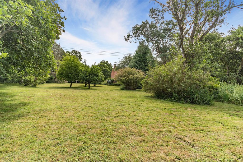 Property photo 2 of 34