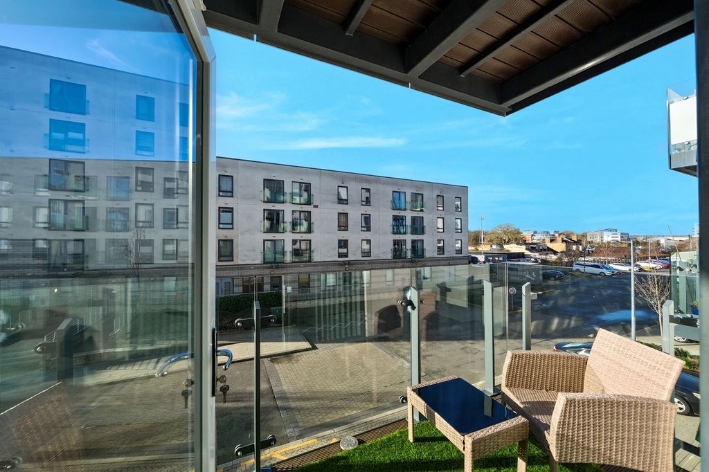 Property photo 2 of 18