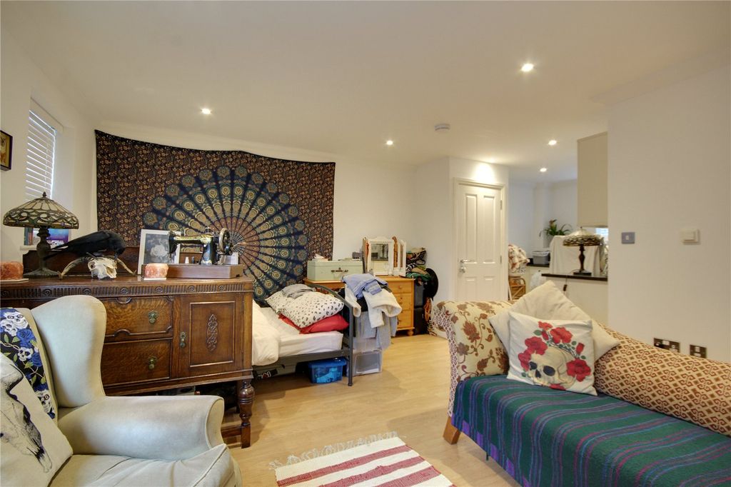 Property photo 3 of 8 Picture No. 05