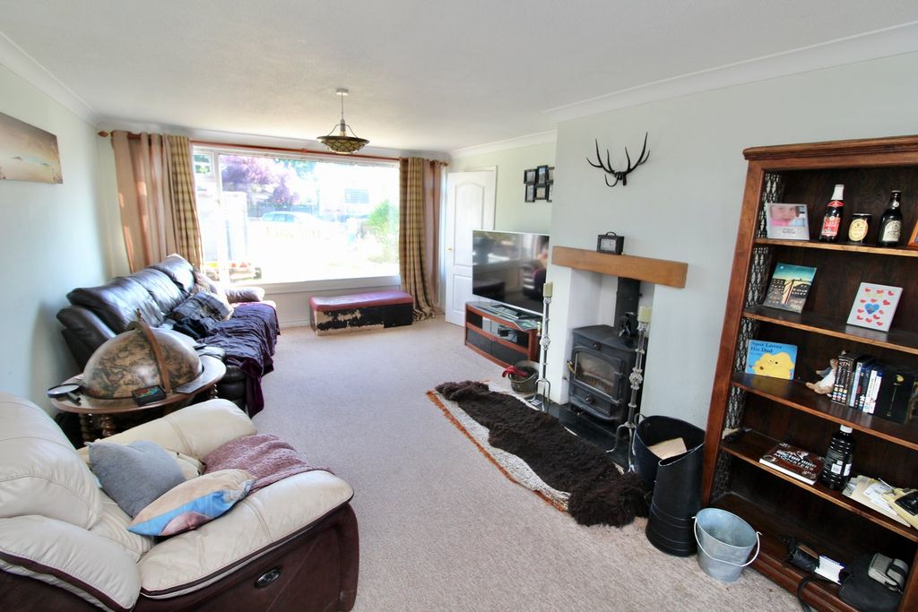 Property photo 2 of 13