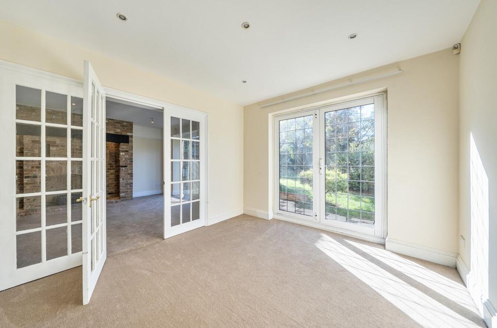 Property photo 2 of 9 Davidson Frost-Wellings, Dfw, Mountington Park Clo