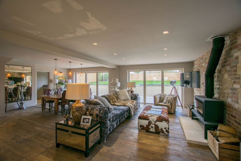 Property photo 1 of 16 Dsc_0113