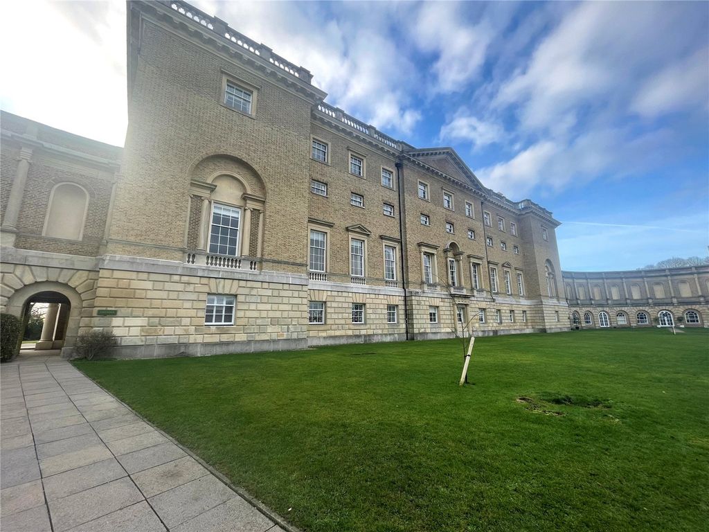 Property photo 1 of 9 Exterior