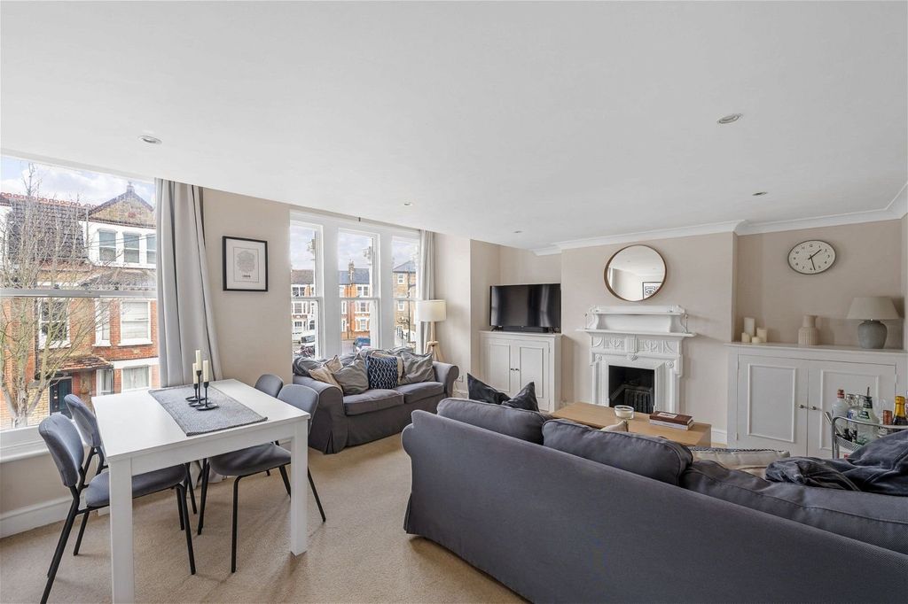 Property photo 1 of 12