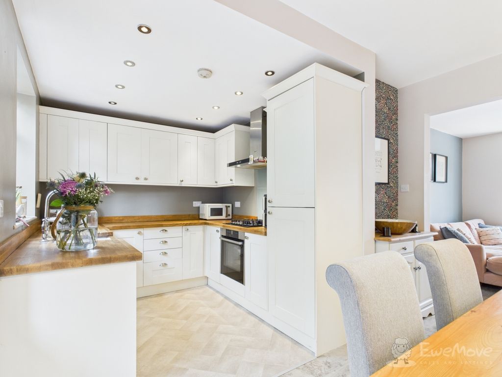 Property photo 2 of 15 Cam04077G0-Pr0056-Still006