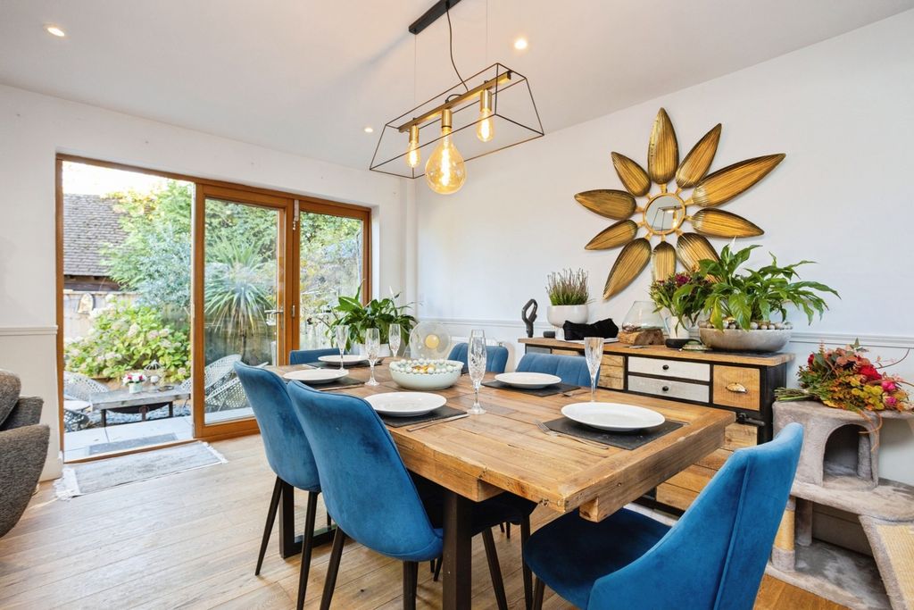 Property photo 3 of 12 Pbox-Img.Jpg