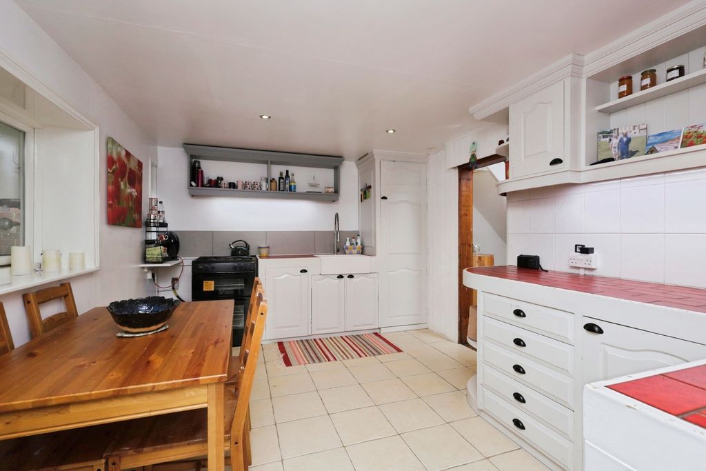 Property photo 3 of 17 Photo