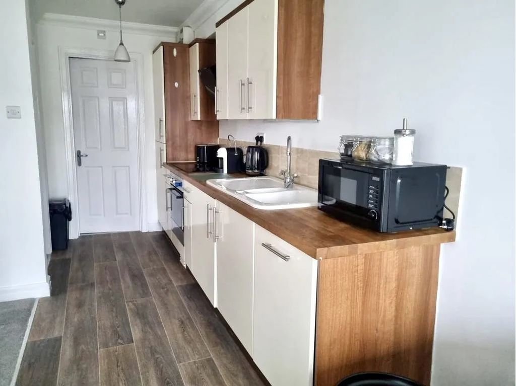 Property photo 2 of 5 Kitchen