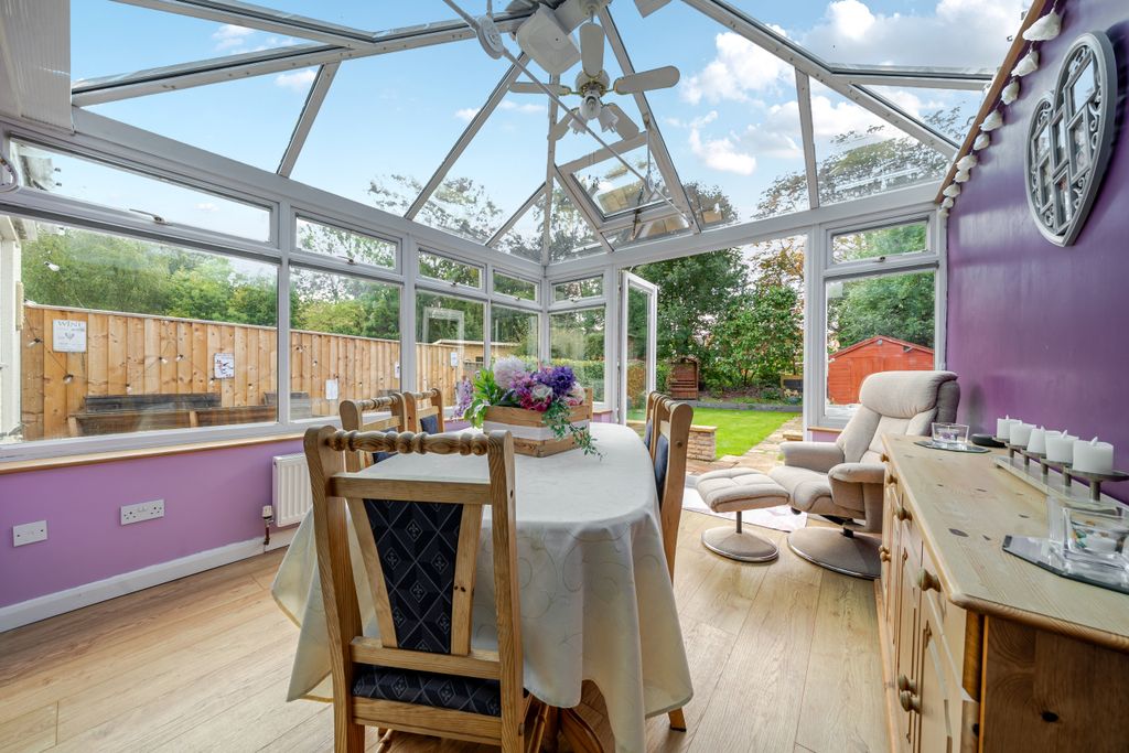 Property photo 3 of 26 Conservatory