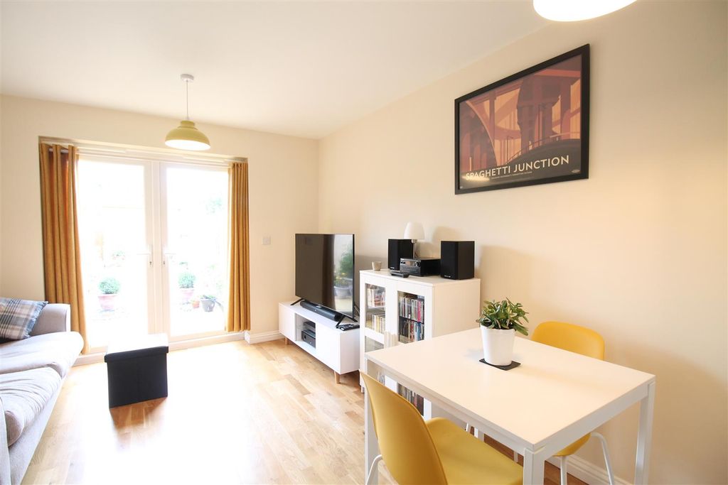 Property photo 3 of 14 Lounge/Dining Room