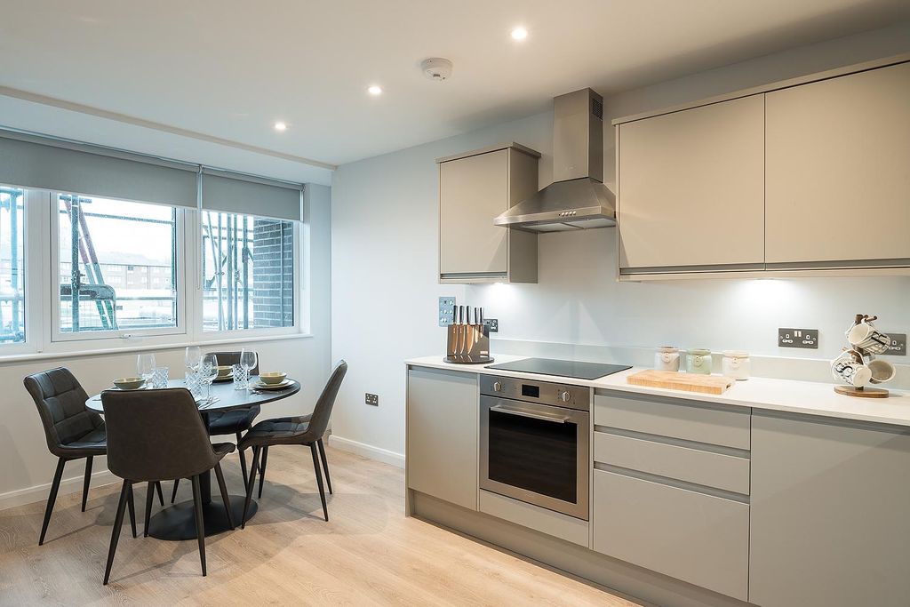 Property photo 2 of 12 Kitchen