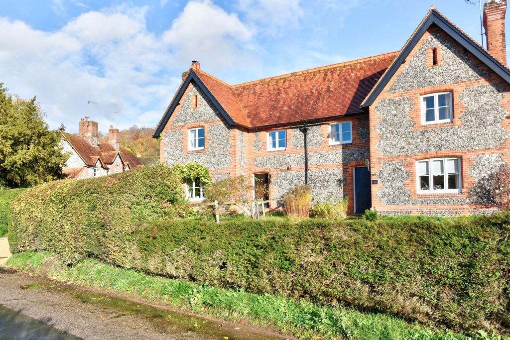 Property photo 1 of 9