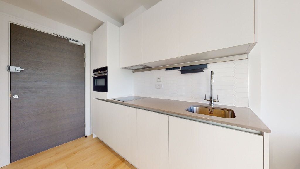 Property photo 2 of 17 Kitchen