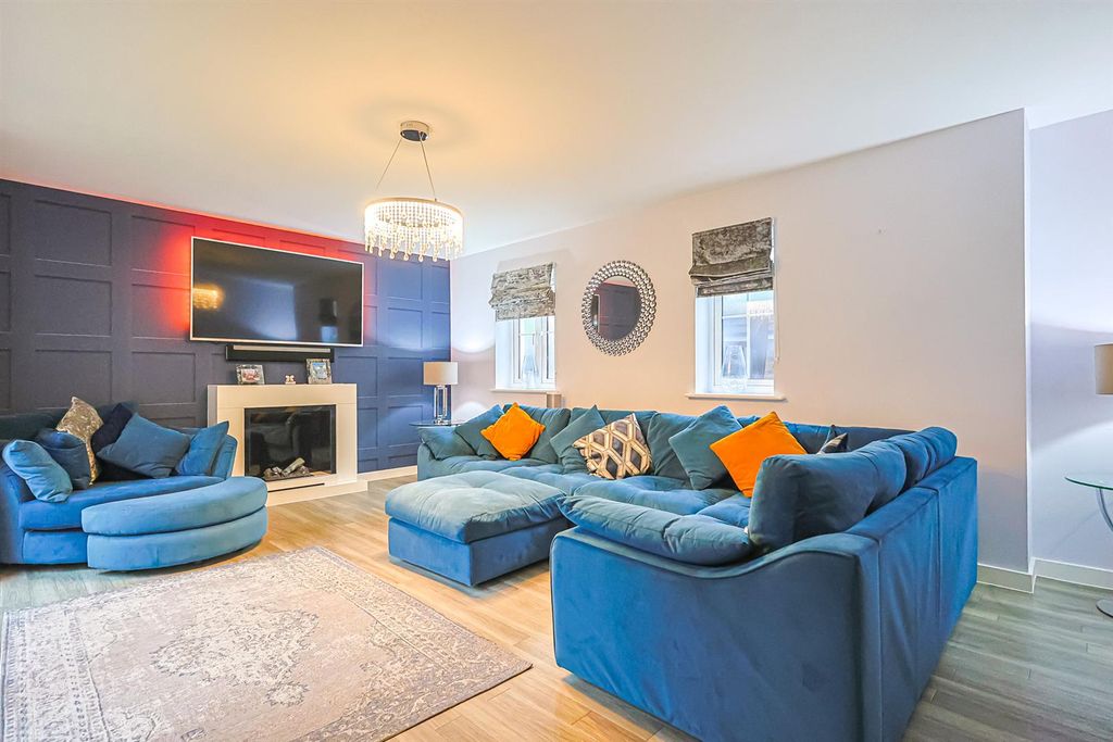 Property photo 3 of 19