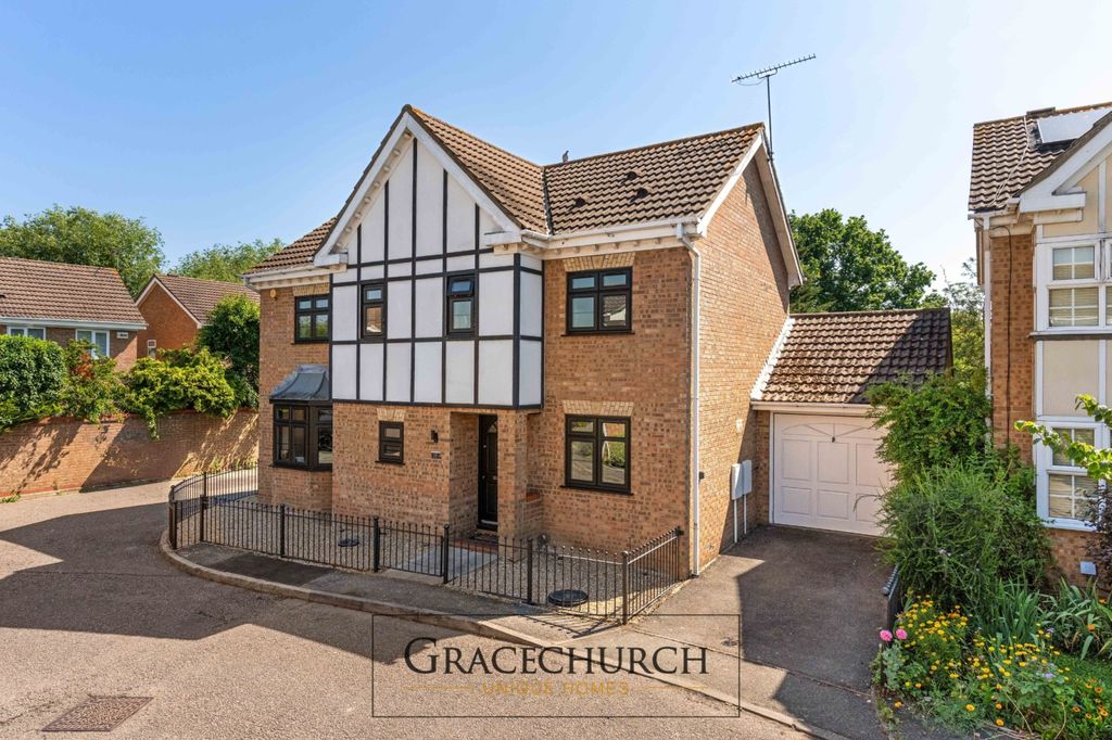 Property photo 1 of 30 4 Bedroom Detached Home For Sale