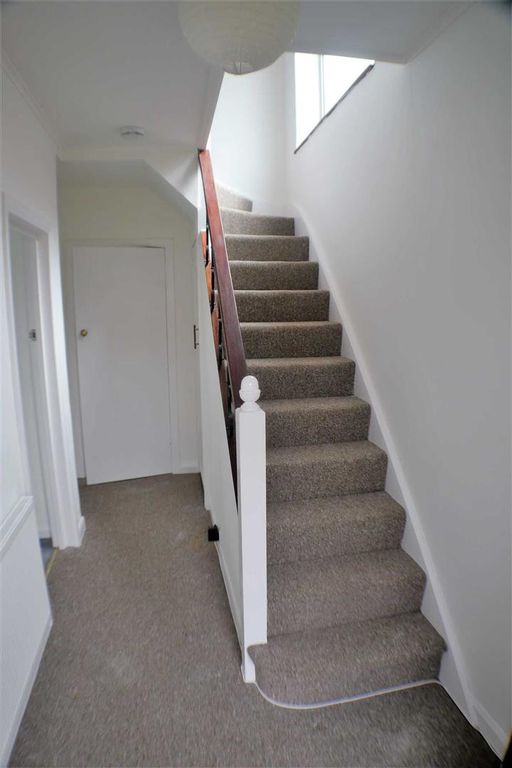 Property photo 3 of 9 Hallway