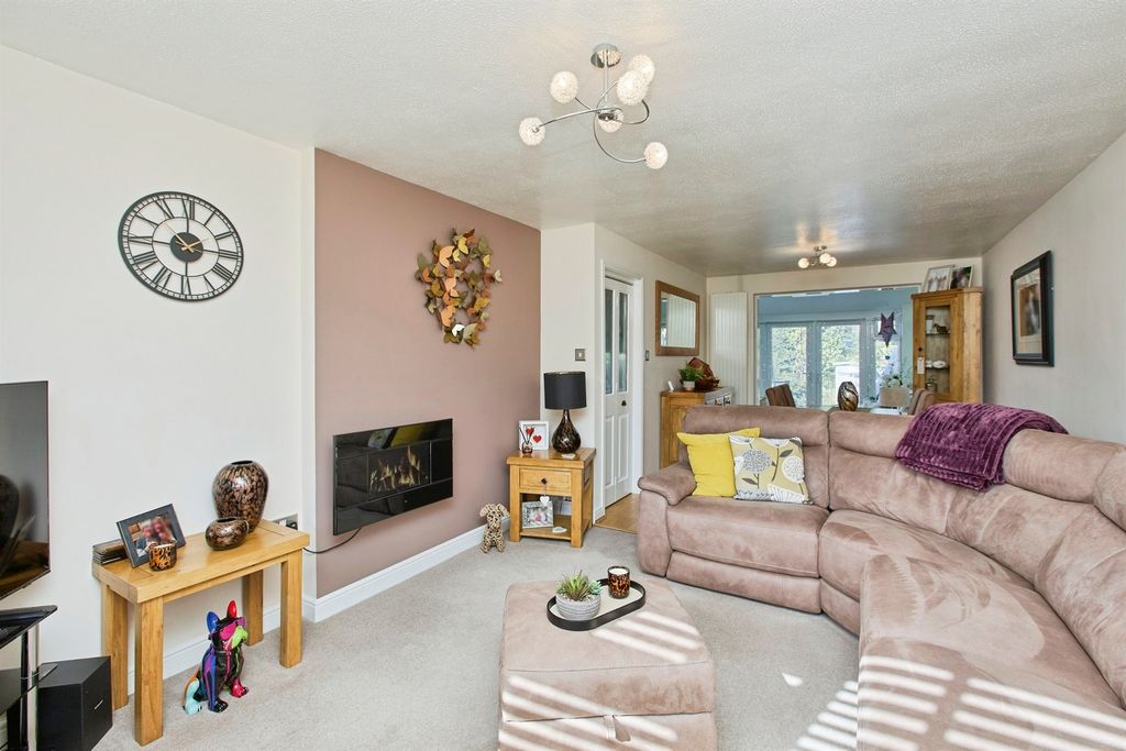Property photo 3 of 18