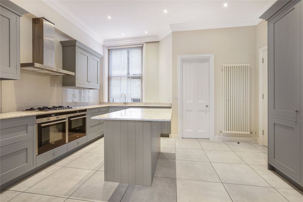 Property photo 2 of 19 Picture No. 17