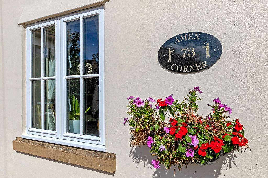 Property photo 2 of 34