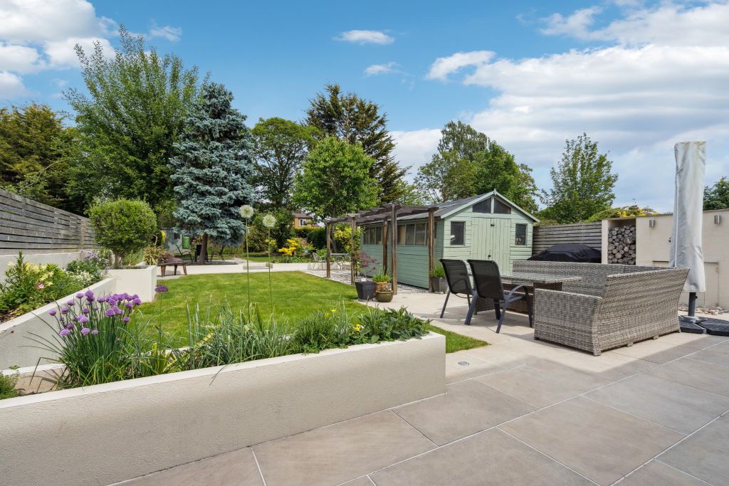 Property photo 2 of 18