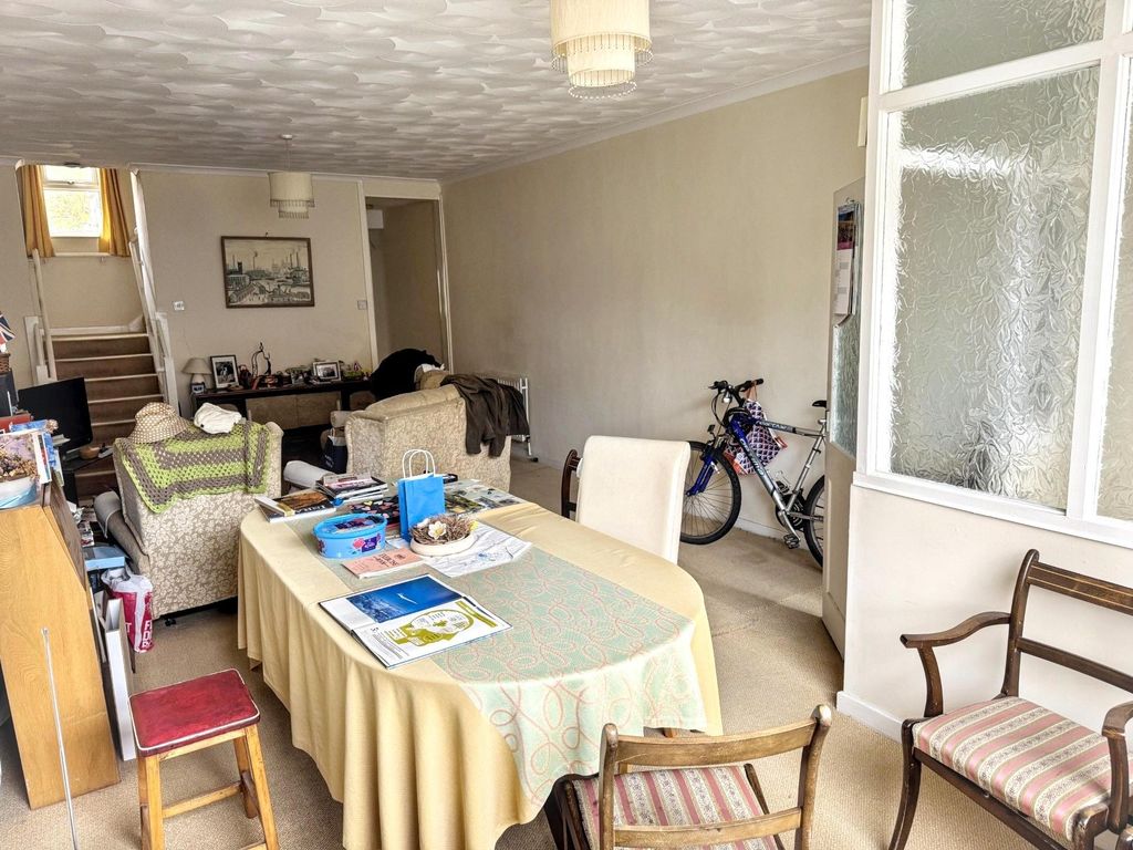 Property photo 3 of 9 20260603155857_20260603-Interior-5-Jikuhdt9Vbe4Zbsijpg_U92Lw.Jpg