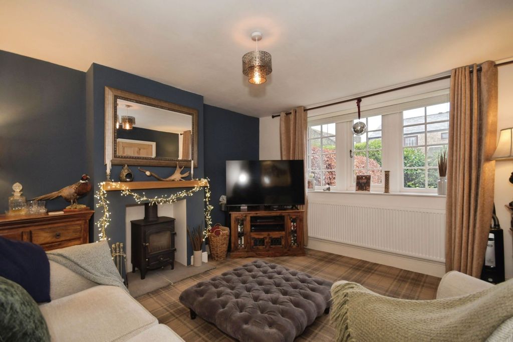 Property photo 3 of 15 Living Room