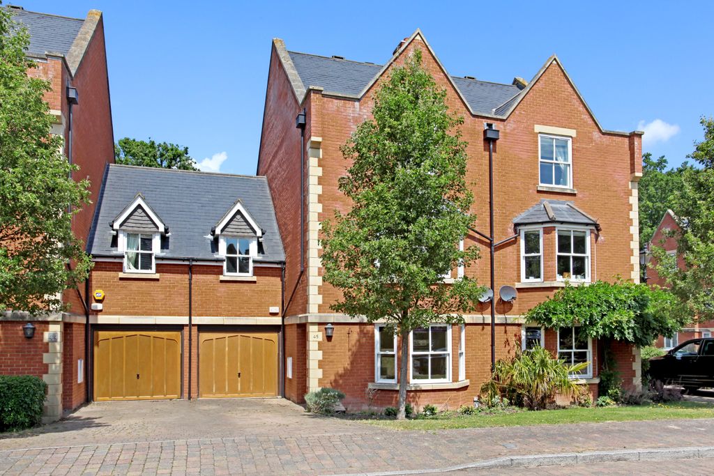 Property photo 1 of 9