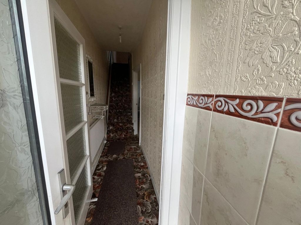 Property photo 2 of 27